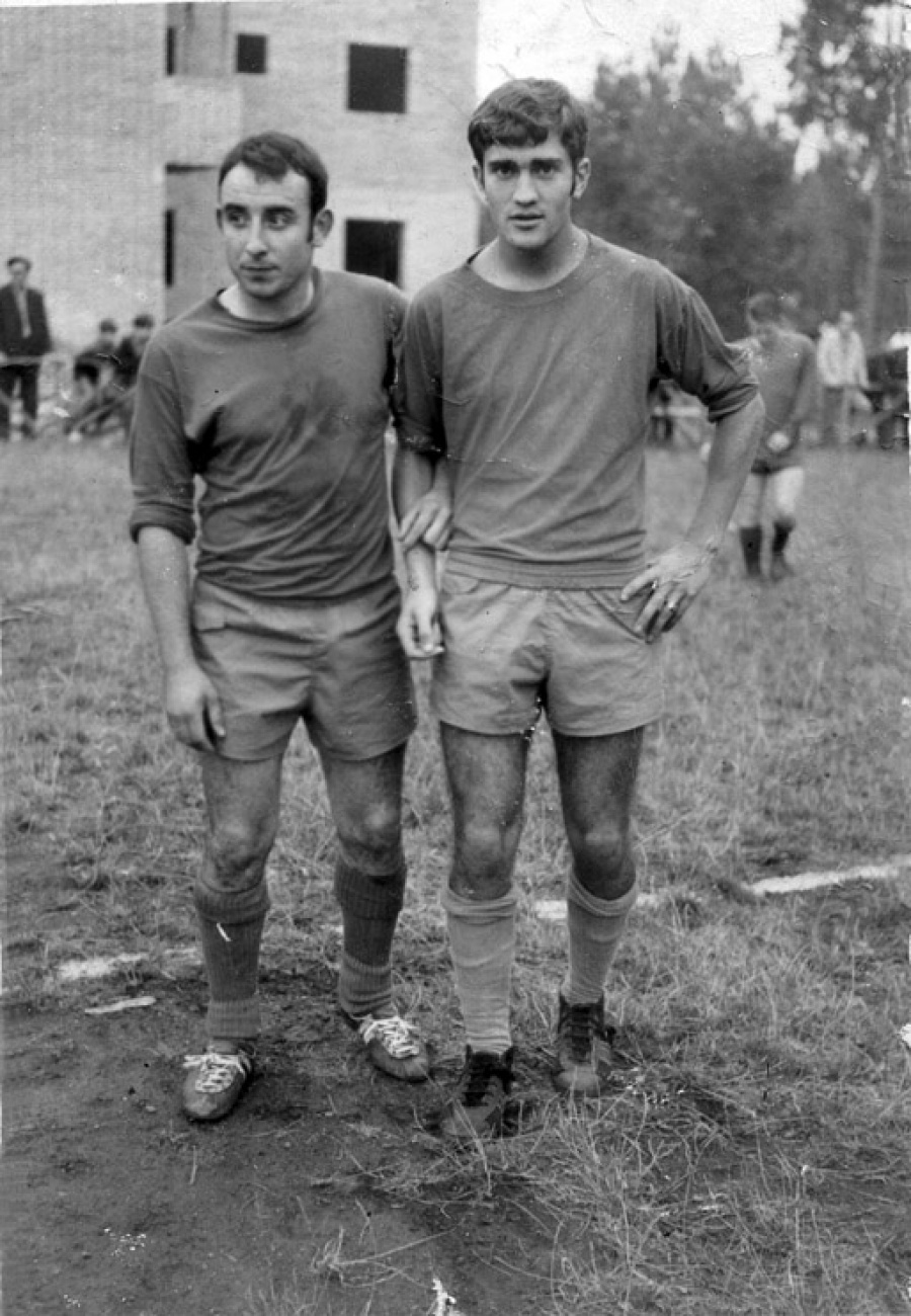 1968  - En el campo de futbol